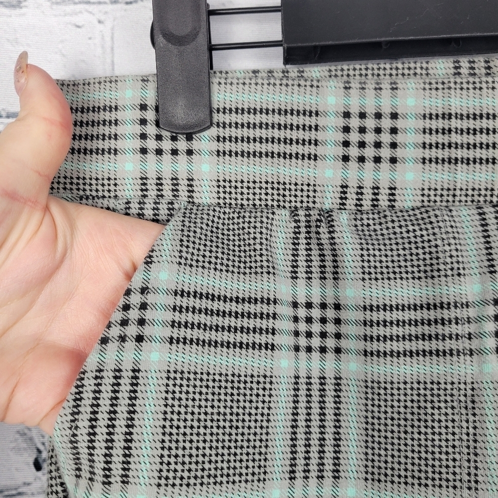 Torrid Gray Checkered Leggings - Picture 3 of 7